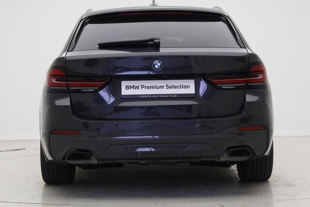 BMW 5-SERIE Touring 530e M-Sport | Panorama | 19" | Active Cruise Control | Head Up | Leder | Comfortzetels |