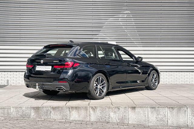 BMW 5-SERIE Touring 520i High Executive / M Sport / Parking Pack / Trekhaak