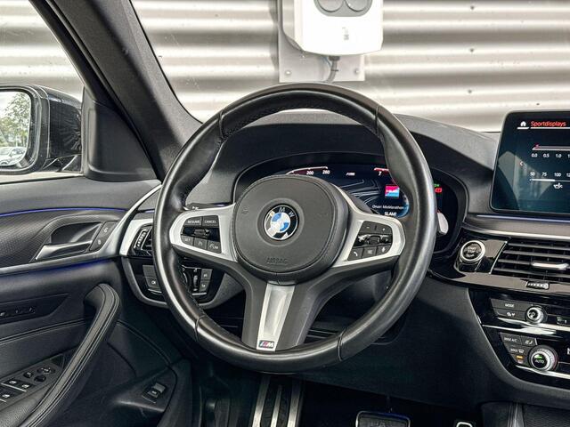 BMW 5-SERIE Touring 520i High Executive / M Sport / Parking Pack / Trekhaak