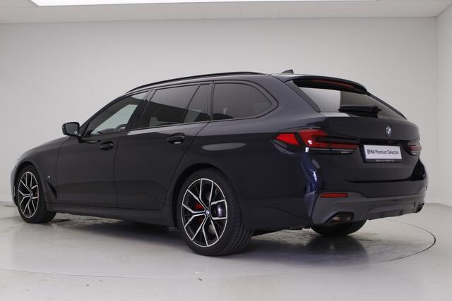 BMW 5-SERIE Touring 520i M-Sport | 19" | Panorama | High Executive Edition