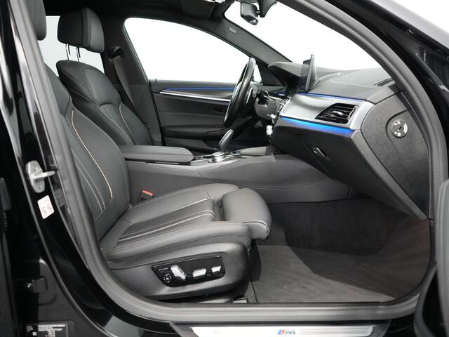 BMW 5-SERIE Touring 530i xDrive High Executive | M Sport | | 4wielsturing | HUD | Pano | M remmen | 20 inch