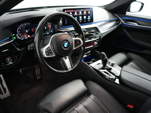 BMW 5-SERIE Touring 530i xDrive High Executive | M Sport | | 4wielsturing | HUD | Pano | M remmen | 20 inch