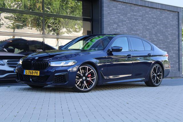 BMW 5-SERIE M550i xDrive High Executive | VOL! | PANO | B&W | MASSAGE | 4WIELSTURING | HUD | SOFT CLOSE | KEYLESS |