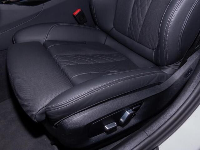 BMW 5-SERIE Touring 530e xDrive M-SPORT ** LASER, LEDER, PANORAMA, TREKH, HuD, H&K Sound, 19-inch LMV ** ¤ 38.200,= onder NP - Ex-BMW AG ** ** INFORMEER OOK NAAR ONZE AANTREKKELIJKE FINANCIAL-LEASE TARIEVEN **