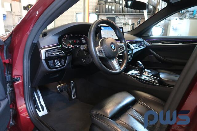 BMW 5-SERIE Touring 520i High Executive ///M-Sport / Full Option / NL / Dealerauto