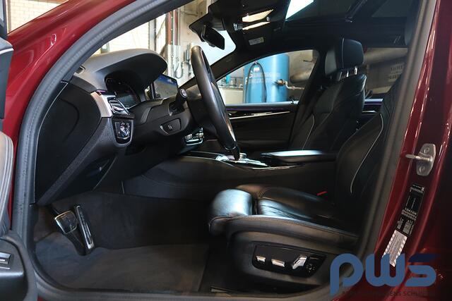 BMW 5-SERIE Touring 520i High Executive ///M-Sport / Full Option / NL / Dealerauto