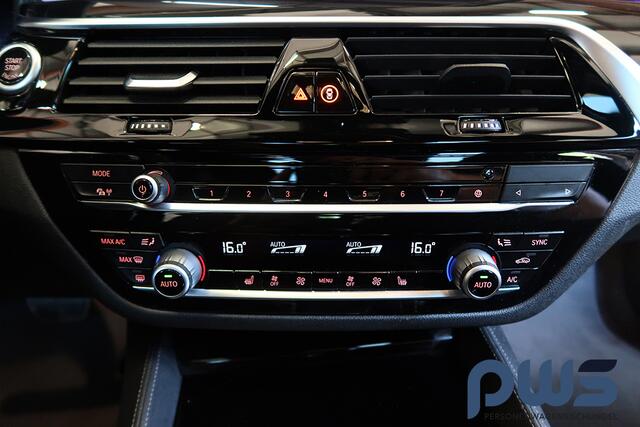 BMW 5-SERIE Touring 520i High Executive ///M-Sport / Full Option / NL / Dealerauto