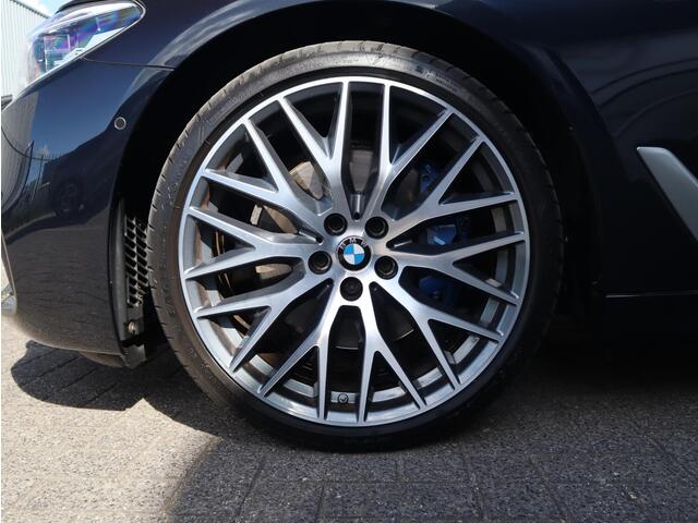 BMW 5-SERIE Touring 530d High Executive M Sport | Panoramadak | Harmon/Kardon | Head Up |