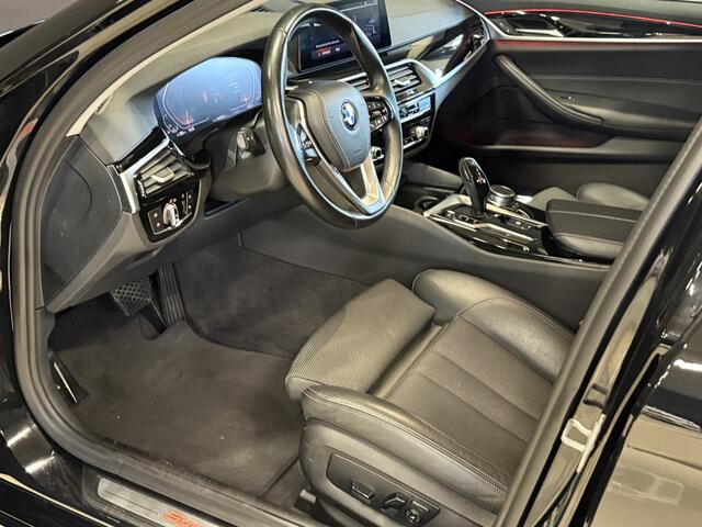 BMW 5-SERIE Touring 520i High Executive Edition | Apple Carplay | 19'' Inch | Stoelverwarming