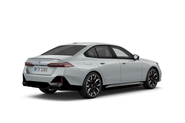 BMW 5-SERIE Sedan 550e xDrive