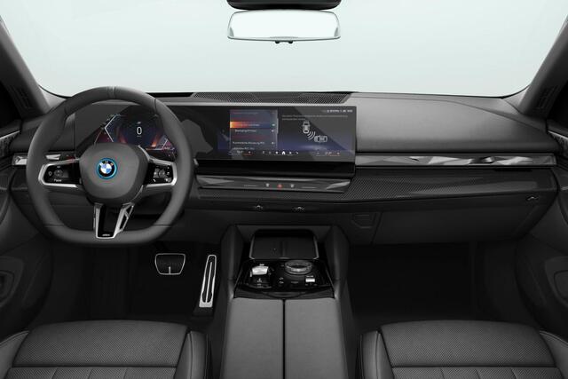 BMW 5-SERIE Sedan 550e xDrive