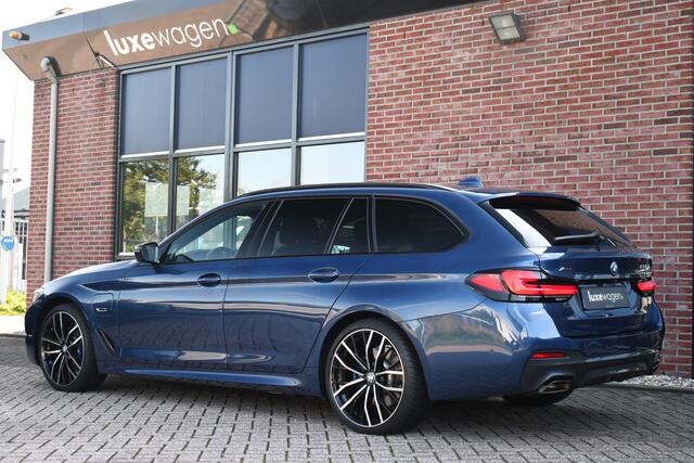 BMW 5-SERIE Touring 530e xDrive M-Sport Pano ACC Comf-seat Trekh 360 H/K 20inch
