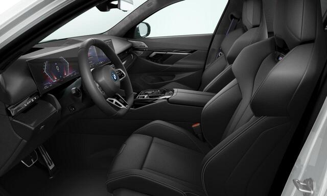 BMW 5-SERIE Touring 550e xDrive | M sportpakket Pro | Individual lak | Innovation pakket | Comfort pakket