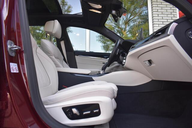 BMW 5-SERIE Touring 530e xDrive M-Sport Pano ACC Head Up HiFi Comfort