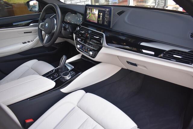 BMW 5-SERIE Touring 530e xDrive M-Sport Pano ACC Head Up HiFi Comfort