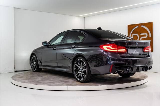 BMW 5-SERIE 530i xDrive High Executive M-Sport 252PK | Harman/Kardon | Pano | LED | Sfeer | Massage | VOL! 12 MND Garantie