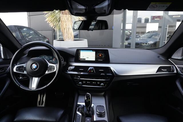 BMW 5-SERIE 530e iPerformance M Sport High Executive 252pk Navigatie/Stoelverwarming/BowersWilkens