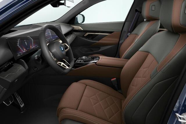 BMW 5-SERIE Sedan 550e xDrive M-Sport Pro / Bowers & Wilkins / Driving Assistant Professional / Head-Up / Parking Assistant Professional / Stoelventilatie / Stoelventilatie / Trekhaak Zwenkbaar / 20 Inch