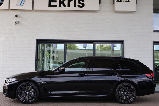 BMW 5-SERIE Touring 530e xDrive M Sportpakket | Driving Assistant | Comfort Access pakket