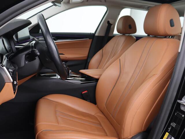 BMW 5-SERIE 530e Executive | Panoramadak | Leder | Stoelverwarming | Adaptief LED | Carplay | Sfeerverlichting | Keyless | Camera | Achterbankverwarming | Navigatie