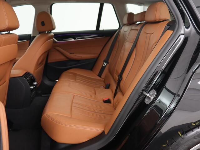 BMW 5-SERIE 530e Executive | Panoramadak | Leder | Stoelverwarming | Adaptief LED | Carplay | Sfeerverlichting | Keyless | Camera | Achterbankverwarming | Navigatie