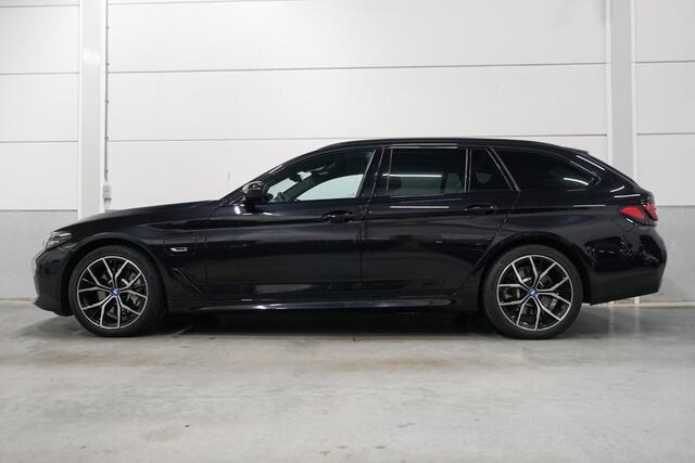 BMW 5-SERIE Touring 530e xDrive M-Sport | Panoramadak | Premium Selection Garantie