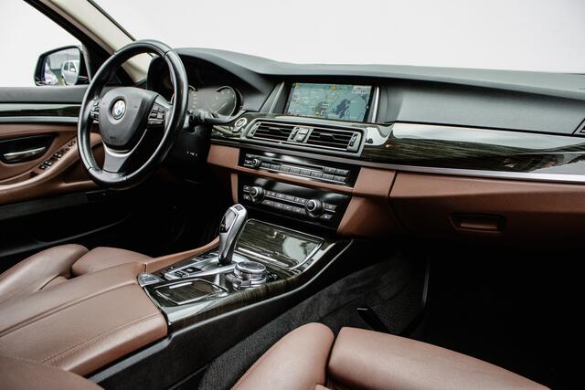 BMW 5-SERIE Touring 520i Aut.8 184pk Luxury Edition Comfortstoelen/ Prof. navigatie/ Elektr. voorstoelen/ stoelverwarming/ Leer/ Pdc