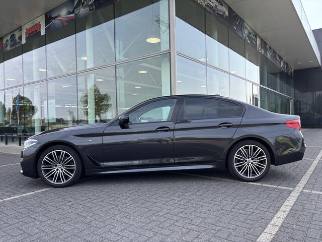 BMW 5-SERIE 520i High Executive M Sport Automaat / Achteruitrijcamera / Adaptieve LED / M Sportonderstel / Live Cockpit Professional / Parking Assistant