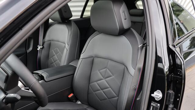 BMW 5-SERIE Touring 530e xDrive M-Sport Pro | Stoelventilatie | Harman/Kardon | Panoramadak | Head-up | Trekhaak | Carbon