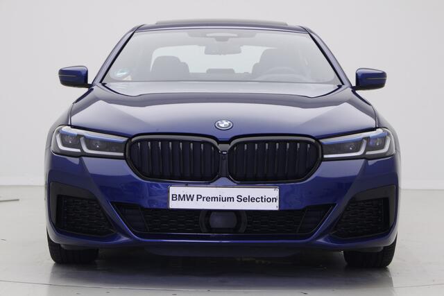 BMW 5-SERIE 530e High Executive | M-Sport Pro | Drive Assist Prof | Laser | Harman/Kardon | Schuif-/kantel Le Mans Blue Metallic Individual Special Request Lakkleur