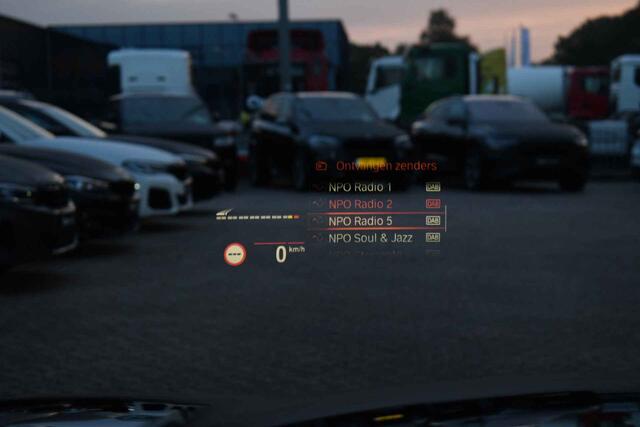 BMW 5-SERIE Touring 530e M-Sport Pano ACC 360 HUD Laser 4W-sturing