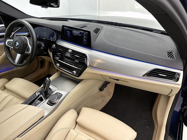 BMW 5-SERIE 530e iPerformance High Executive / Leder Dakota / Navi Fullmap / Cruise-ctr. / 19" Lmv / Led / Camera / Carplay / Apk 11-2025