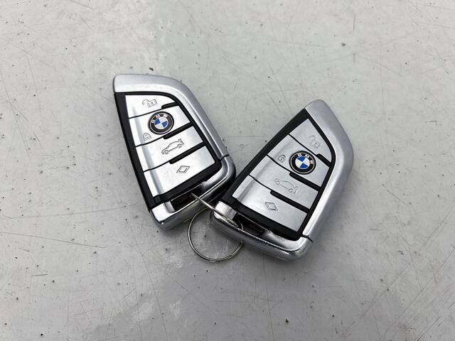 BMW 5-SERIE 530e iPerformance High Executive / Leder Dakota / Navi Fullmap / Cruise-ctr. / 19" Lmv / Led / Camera / Carplay / Apk 11-2025