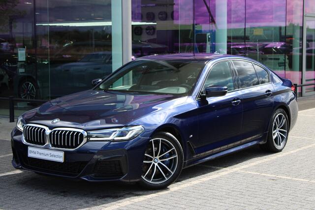 BMW 5-SERIE 530i High Executive M Sport Automaat / Schuif-Kanteldak / Trekhaak / Laserlight / M Sportonderstel / Live Cockpit Professional