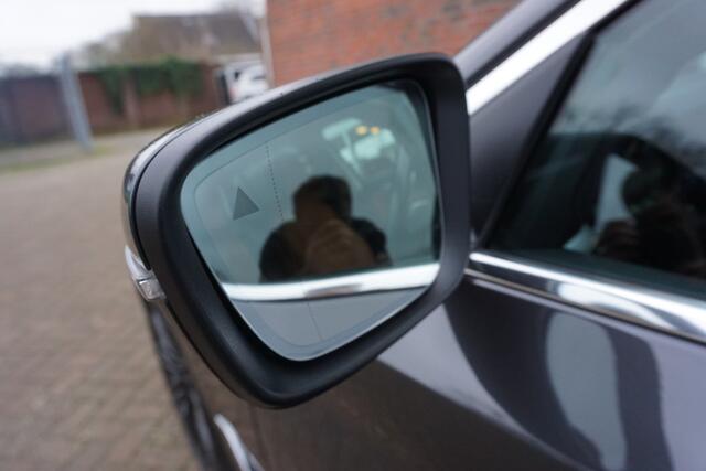 BMW 5-SERIE Touring 520d High Executive Wegkl. Trekhaak | 360 Camera * All in prijs *