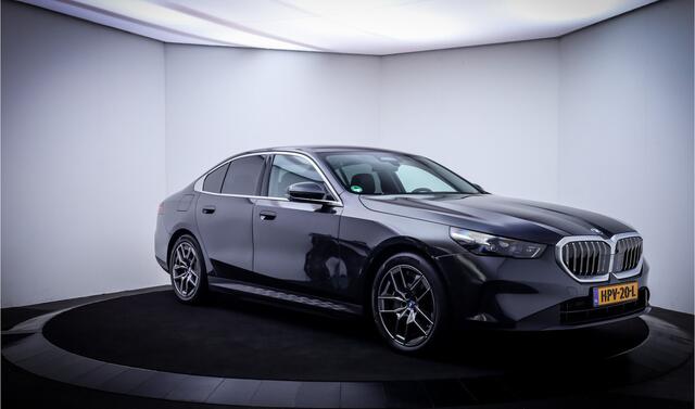 BMW 5-SERIE 550e xDrive FULL.LED | KEYLESS | DODEHOEK | CARPLAY | HEAD-UP | ADAPTIEVE.CRUISE | LANE.ASS| ELEK.TREKHAAK