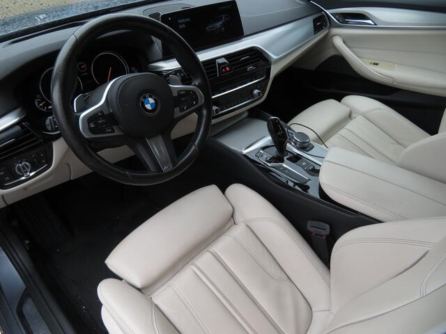 BMW 5-SERIE Touring 520d High Executive Sport-Line Airco Cr-control CarPlay Trekh