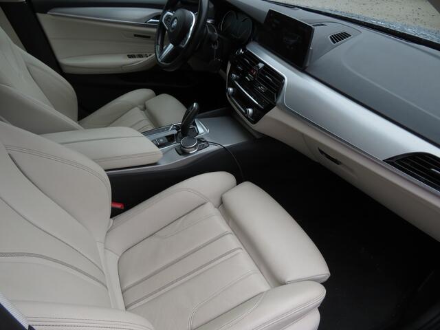 BMW 5-SERIE Touring 520d High Executive Sport-Line Airco Cr-control CarPlay Trekh