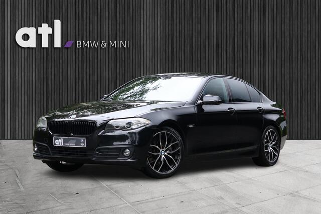BMW 5-SERIE 520i Luxury Edition NL auto, Afn trekhaak, Comfortstoelen memory, Navi Pro, Achteruitrijcamera, Automatische Airco, Stoelverwarming, etc.