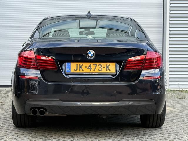 BMW 5-SERIE 520i M Sport Edition High Executive | M Sport | Origineel NL | Navi | Trekhaak | Carbon schwarz