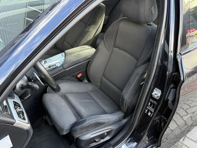 BMW 5-SERIE 520i M Sport Edition High Executive | M Sport | Origineel NL | Navi | Trekhaak | Carbon schwarz