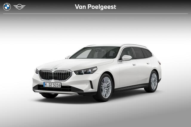 BMW 5-SERIE Touring 520i | Comfort Pack | Stuurwielrand verwarmd | Trekhaak | Driving Assistant Plus