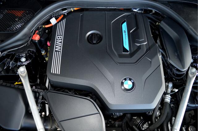 BMW 5-SERIE Touring 530e Hybride M-Sportedition | Comf Stoelen !
