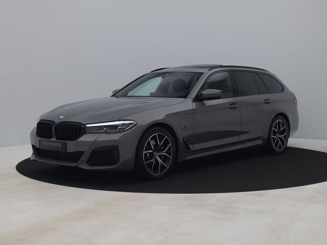 BMW 5-SERIE Touring 520e Executive M-Sport | PANO | CAMERA | STOELVERW. | TREKHAAK