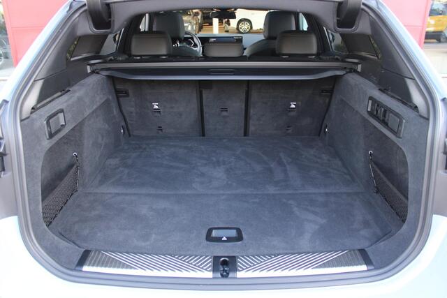 BMW 5-SERIE Touring 520i | M-SPORT INTERIEUR / EXTERIEUR | MULTIFUNCTIONELE SPORTSTOELEN, VOLLEDIG ELEKTRISCH MET GEHEUGEN | VOORSTOELEN VERWARMD / GEVENTILEERD | ACHTERBANK VERWARMD | HALF LEDER / HALF ALCANTARA BEKLEDING | GLAZEN PANORAMA DAK | HARMAN KARDON PREMIU