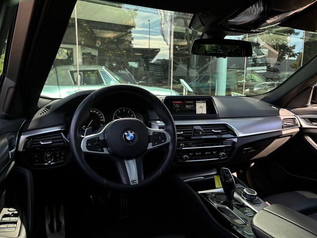 BMW 5-SERIE Touring 520i Business Edition Plus Pano | Dealer Onderhouden