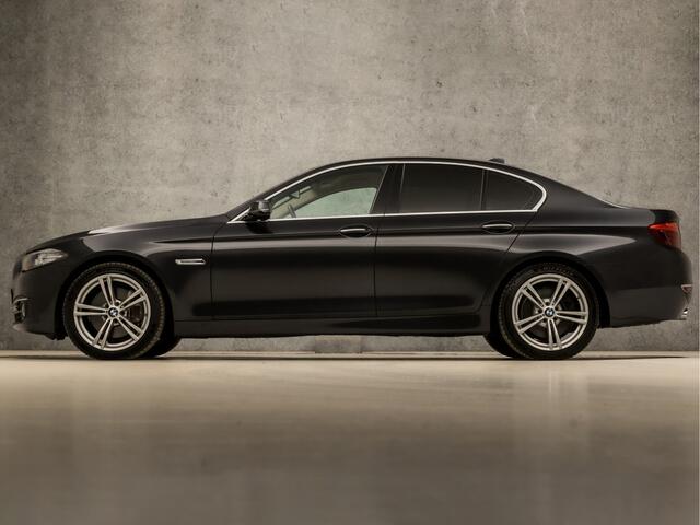 BMW 5-SERIE 535i High Executive 306Pk Automaat (VIRTUAL COCKPIT, 6 CILINDER, GROOT NAVI, GETINT GLAS, MEMORY SEATS, LEDER, STOELVERWARMING, CAMERA, HARMAN/KARDON, XENON, NIEUWE APK, NIEUWSTAAT)