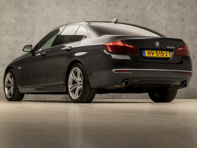 BMW 5-SERIE 535i High Executive 306Pk Automaat (VIRTUAL COCKPIT, 6 CILINDER, GROOT NAVI, GETINT GLAS, MEMORY SEATS, LEDER, STOELVERWARMING, CAMERA, HARMAN/KARDON, XENON, NIEUWE APK, NIEUWSTAAT)