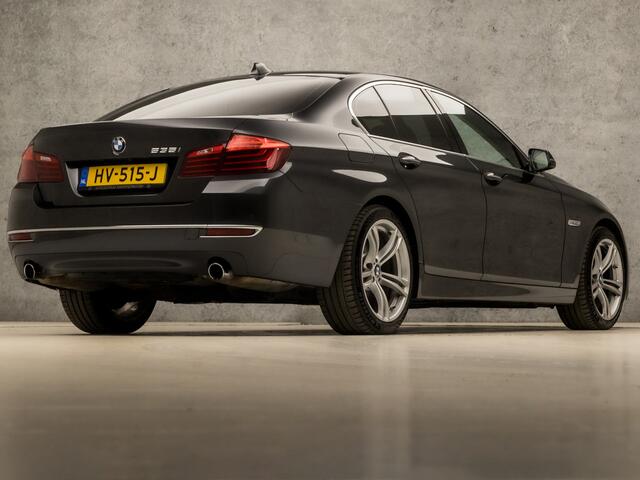 BMW 5-SERIE 535i High Executive 306Pk Automaat (VIRTUAL COCKPIT, 6 CILINDER, GROOT NAVI, GETINT GLAS, MEMORY SEATS, LEDER, STOELVERWARMING, CAMERA, HARMAN/KARDON, XENON, NIEUWE APK, NIEUWSTAAT)