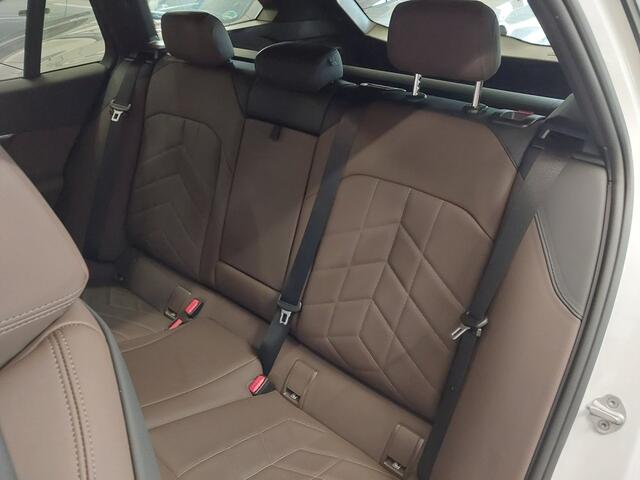 BMW 5-SERIE Touring 520i Touring | M-Sport | Trekhaak | Driving Assistant Plus | Harman Kardon | Standkachel |